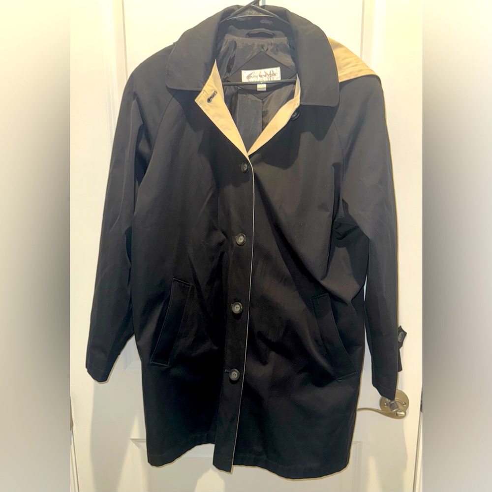 Jones New York Black & Tan hooded raincoat, sz Large